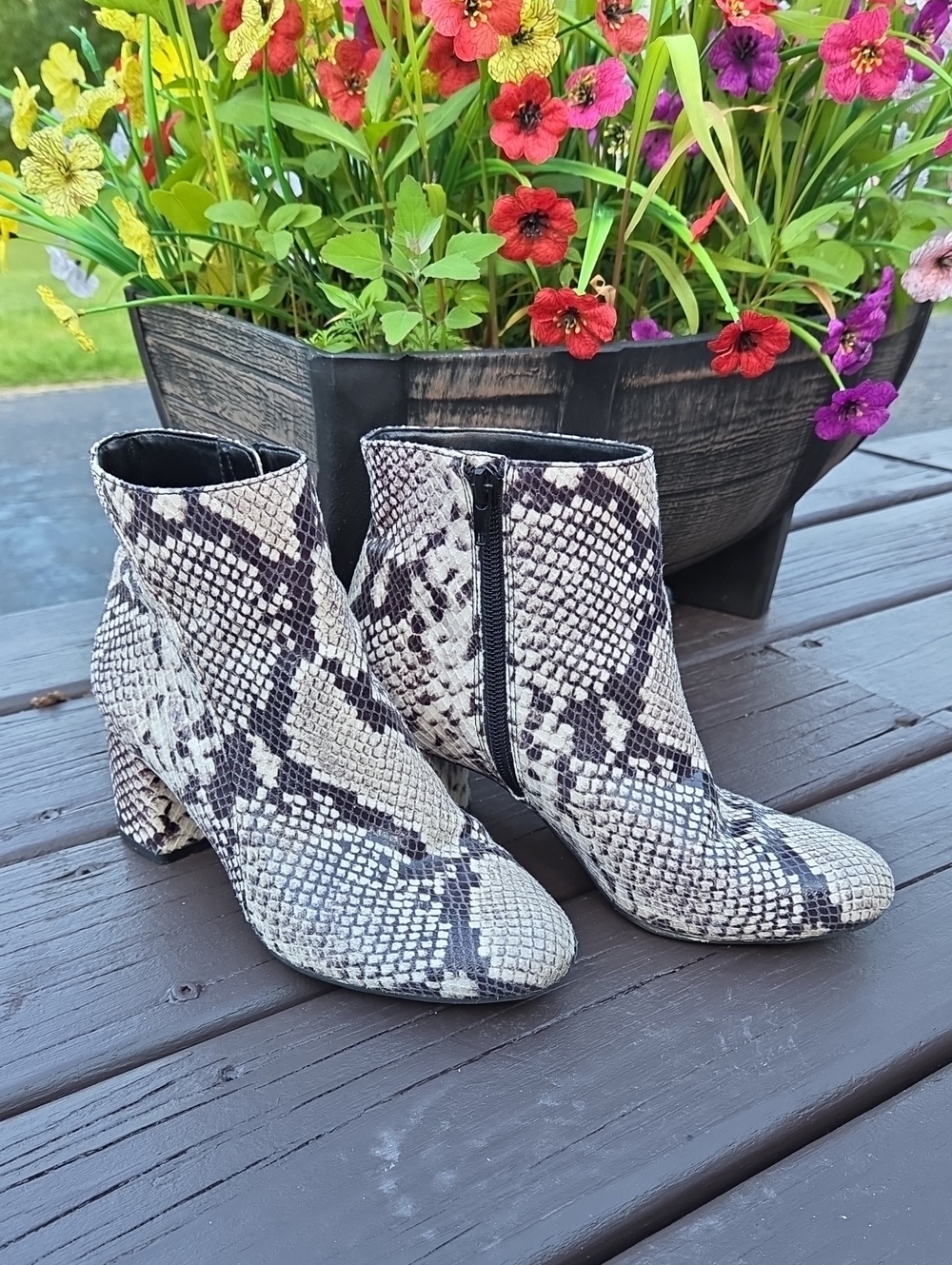I.N.C. Snake Print Ankle Boots ☆ 6.5M  Neutral Tones ☆ Beautiful